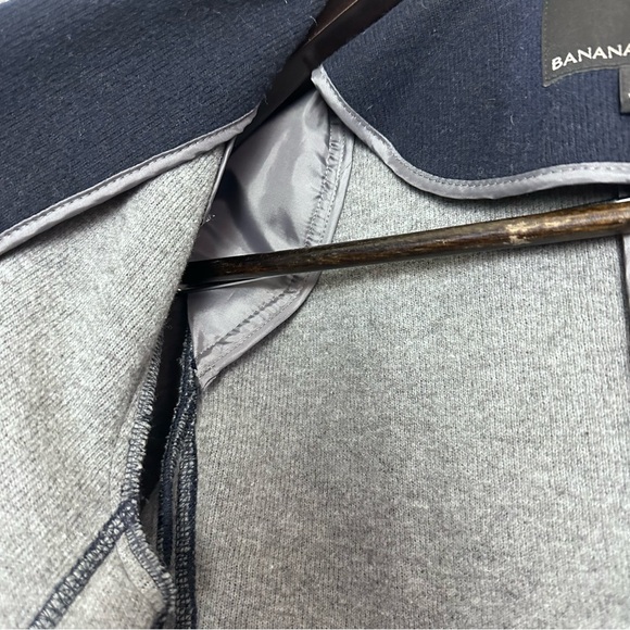 Banana Republic Wool Blend Navy Two-Button Blazer Size 6 - Picture 10 of 13